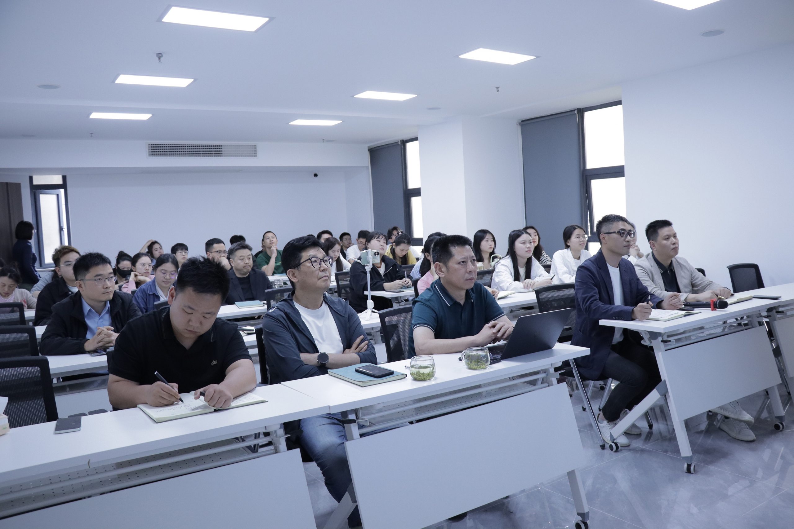 ?中天順韻建管召開2024年第一季度分析匯報大會